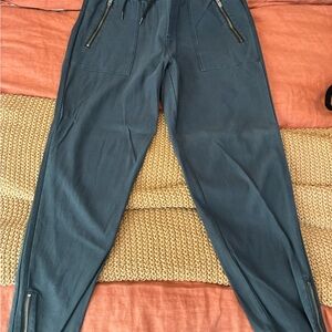 Athleta Men's Slate Joggers with Zipper Pockets